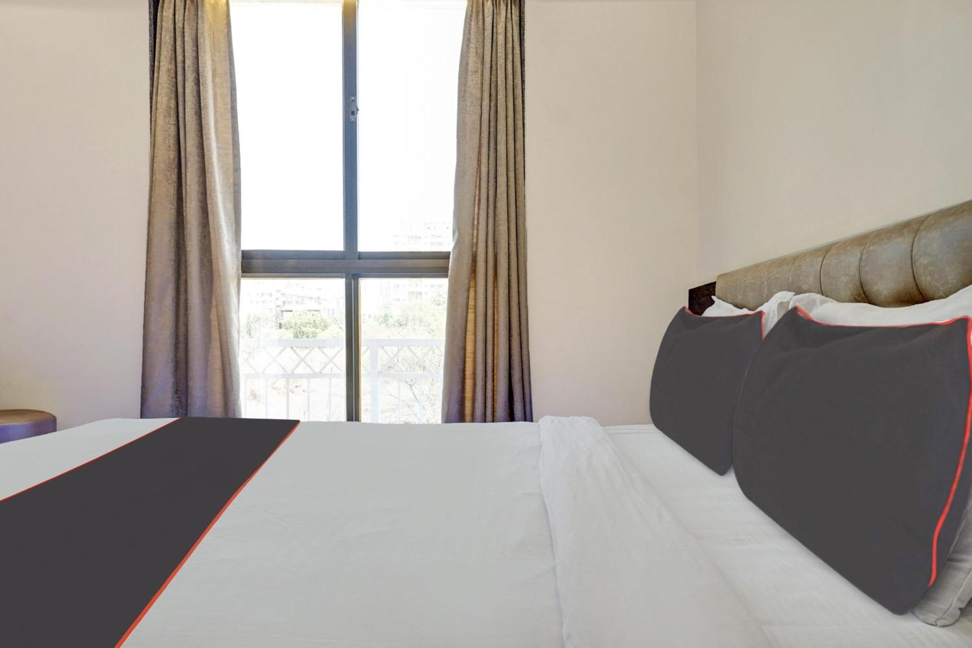 Hotel Super Townhouse Poona Royal Pimpri-Chinchwad Exterior foto