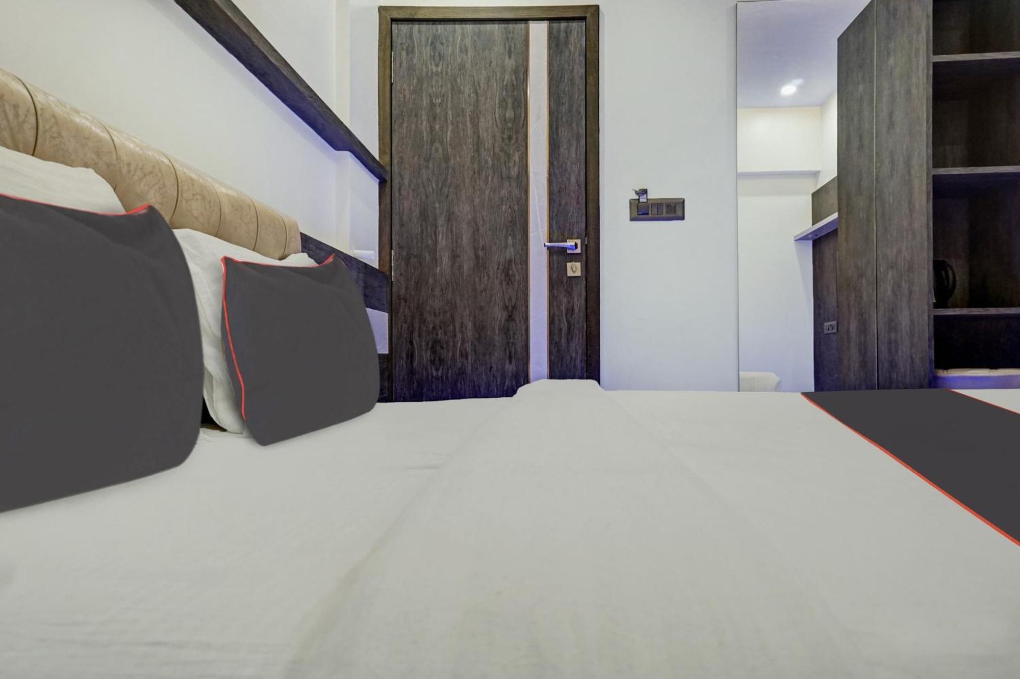 Hotel Super Townhouse Poona Royal Pimpri-Chinchwad Exterior foto